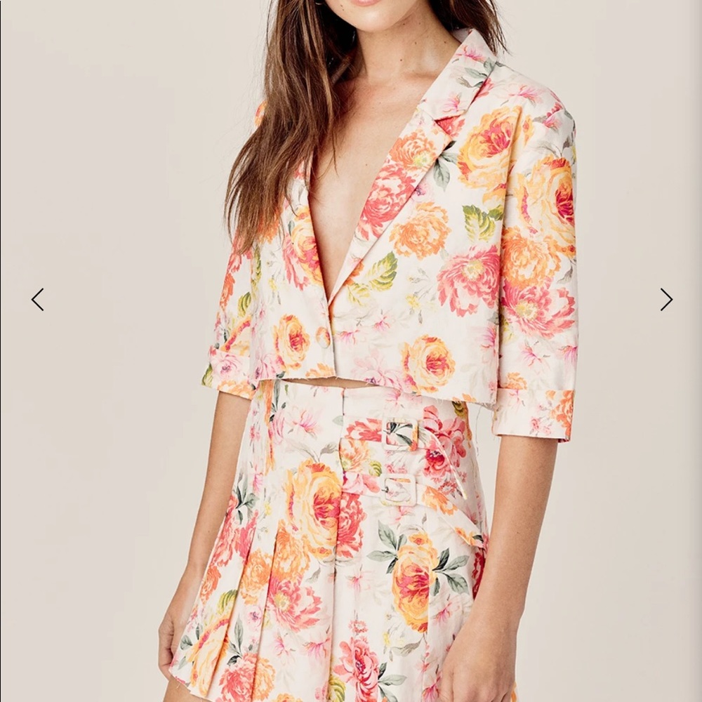 For love and lemons -S size :Julep Cropped Blazer